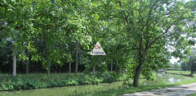 Detached Country House with Direct Access to River