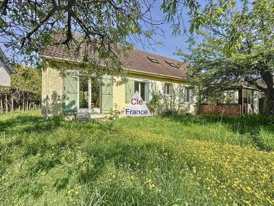 Single Storey Detached House With Large Garden