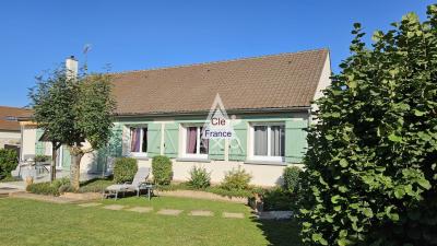 Detached House with Landscaped Garden