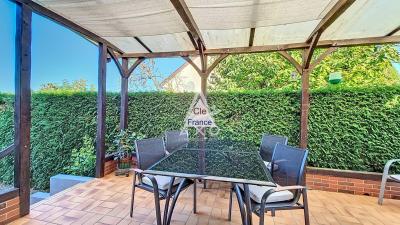 Detached House with Landscaped Garden