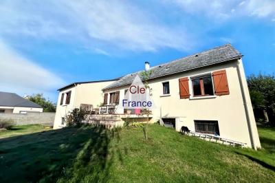 Detached House with Garden in Quiet Location