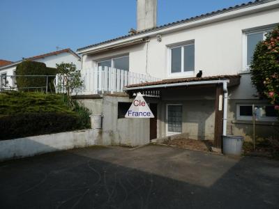 Traditional House with Garden