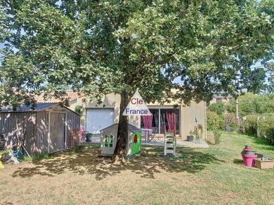 Detached Villa With Garden