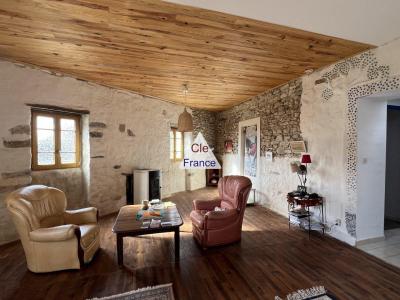 En Exclusivite : Maison De Caractere Au Coeur Des Monts D\'arree