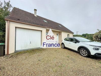 Detached House with Garage and Garden