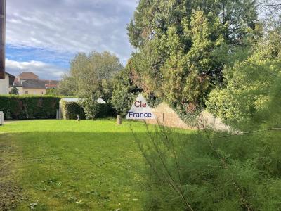 Huge Detached House with Lovely Garden