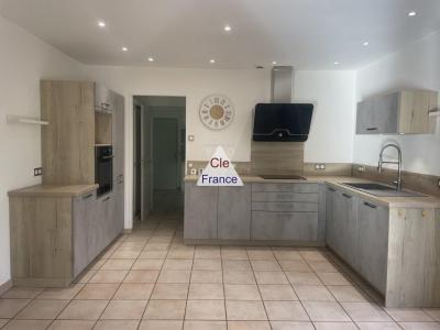 Huge Detached House with Lovely Garden