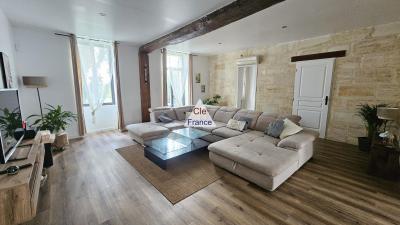 Detached Country House with Swimming Pool