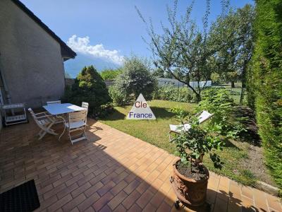 Detached House with Garden