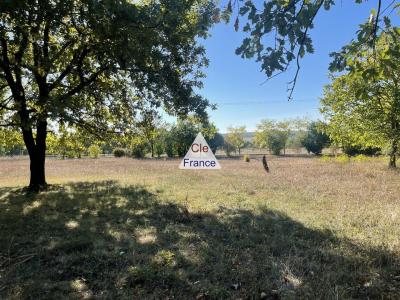 Mouthiers Sur Boeme, Beau Terrain De 900m2 Environ