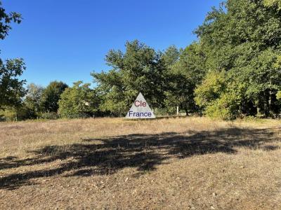 Mouthiers Sur Boeme, Beau Terrain De 900m2 Environ