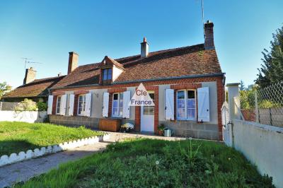 Charmante Maison De Village Avec Dependances Et Parc Arbore