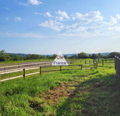 Ecurie Sur 5 Hectares Dans La Vallee s'Auge