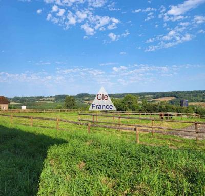 Ecurie Sur 5 Hectares Dans La Vallee s'Auge