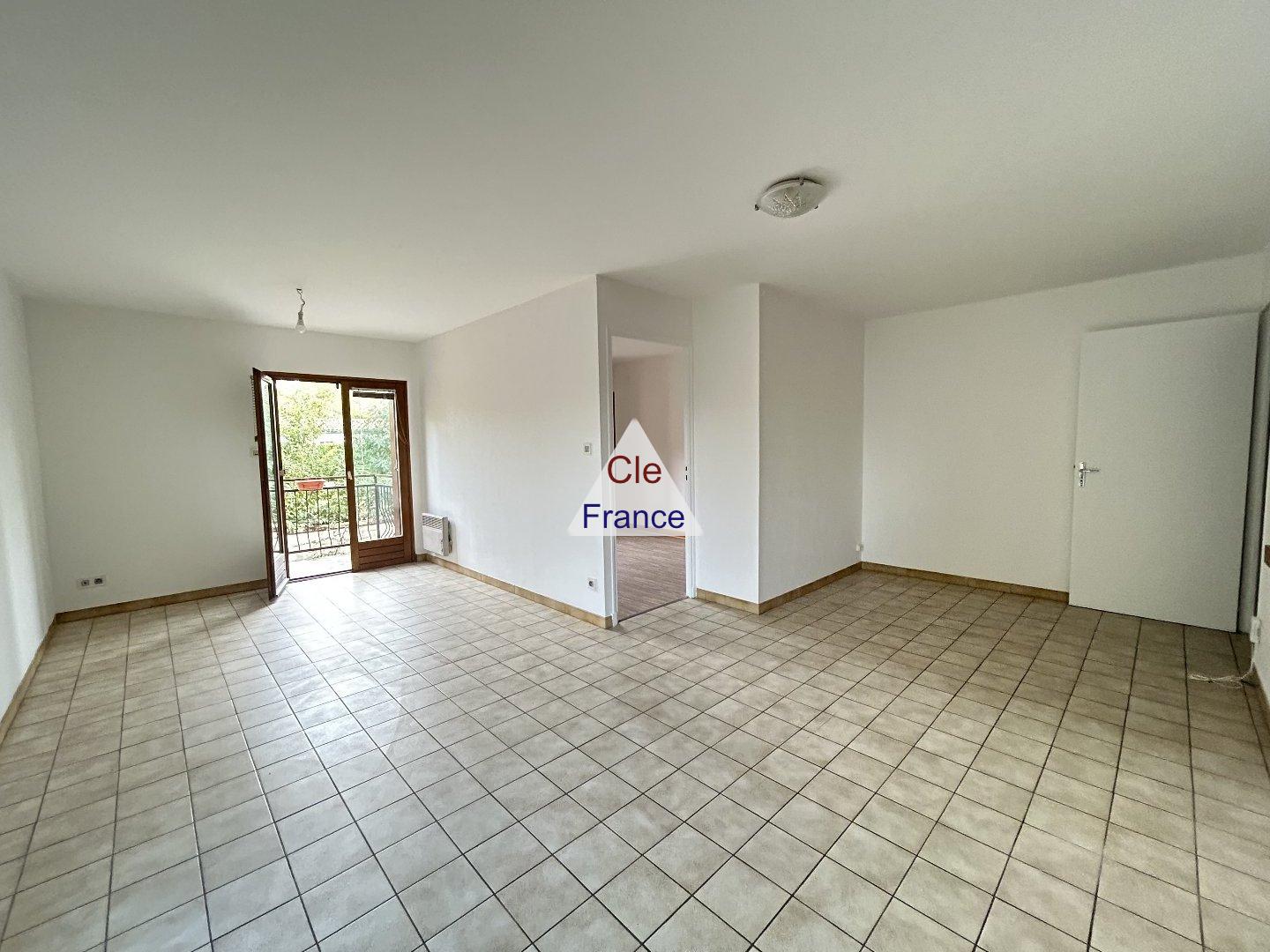 Main Photo of a 1 bedroom  Apartment for sale