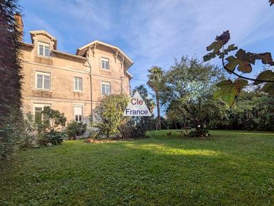 Maison De Maitre Style Manor House with Garden