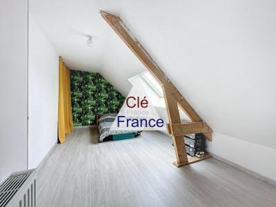 Contemporary Detached House with Garden