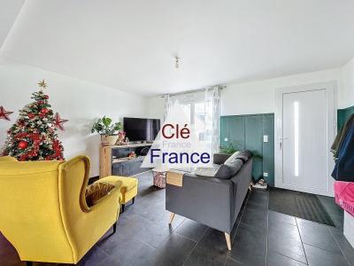 Contemporary Detached House with Garden