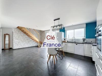Contemporary Detached House with Garden