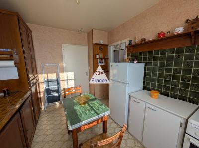 Detached House with Garden and Garage