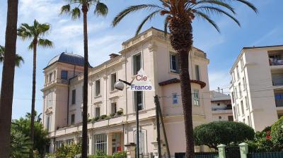 Appartement En Duplex Plein Centre Classe 520000 Euros- Hyeres (83)