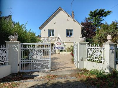 Belle Maison Familiale De 5 Chambres Avec Sous-sol Total A