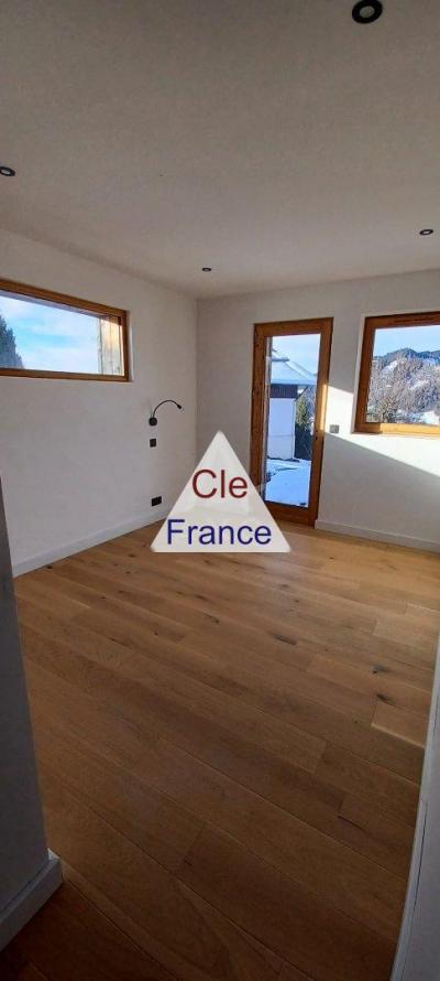 Crest-voland (73590) : Magnifique Chalet Recent Au Pied Des Pistes