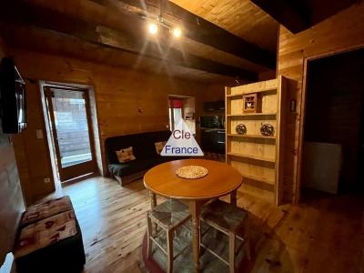 Villard-sur-doron : Ensemble De 3 Appartements