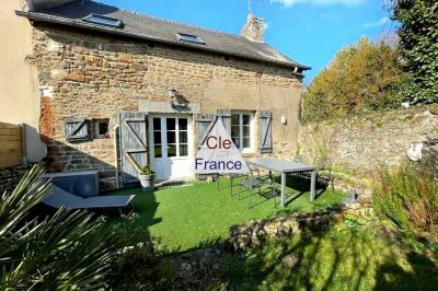 Maison De 98 M2, Parcelle De 318 M2 -4 Chambres, Salle D\'eau, Cour Et Jardin A