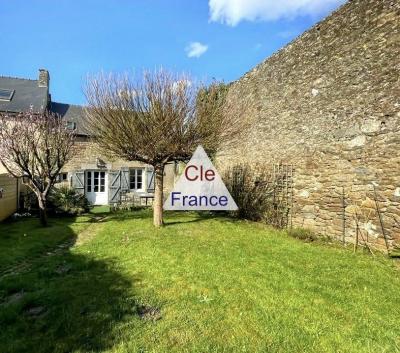 Pretty House with Garden in Lovely Location