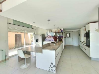Propriete Avec 2 Maisons Grange Et Piscine