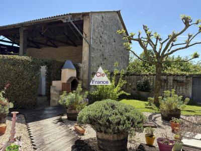 Fleurac. Tres Jolie Maison Charentaise Avec Dependance Et Piscine. Terrain 5350ma