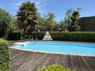 Fleurac. Tres Jolie Maison Charentaise Avec Dependance Et Piscine. Terrain 5350ma