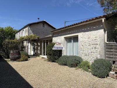 Fleurac. Tres Jolie Maison Charentaise Avec Dependance Et Piscine. Terrain 5350ma