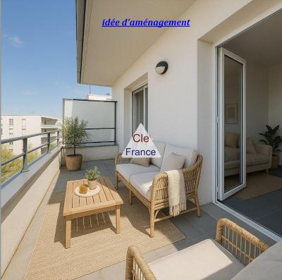 Appartement De T 2 Surface De 34 M2 , Au 3 Eme Etage Dans Immeuble Recent Avec Ascenseur Entre Le Qu