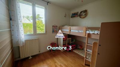 Maison Familiale 7 Pieces 5 Chambre Avec Grand Jardin Arbore Et Garage