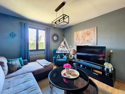 Detached Family Home with Garden