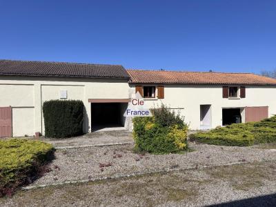 20 Mn D\'angouleme, Cadre Exceptionnel Pour Cette Grande Maison Avec Dependances Sur Parc 1ha
