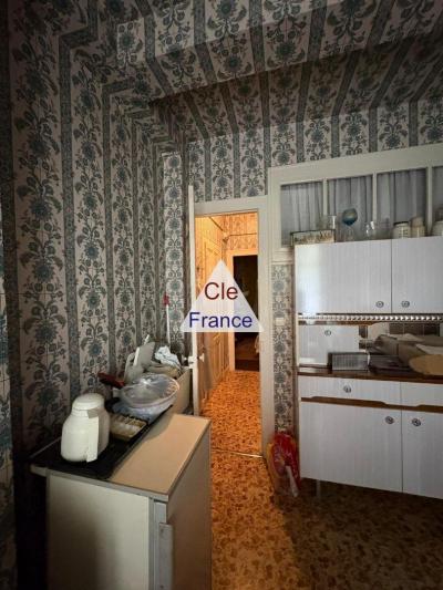 Vaste Maison Idealement Situee, Possibilite 3 Appartements