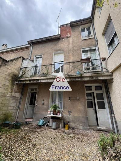 Vaste Maison Idealement Situee, Possibilite 3 Appartements