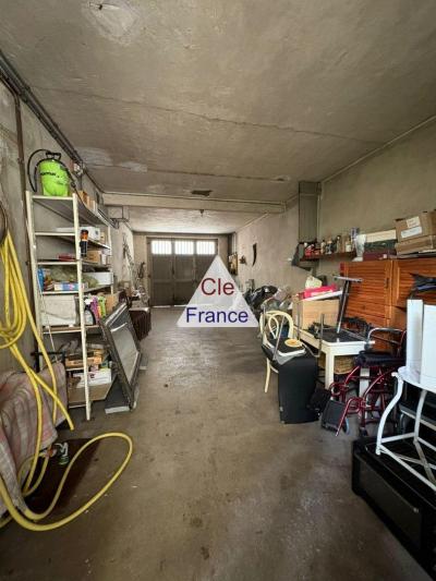 Vaste Maison Idealement Situee, Possibilite 3 Appartements