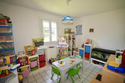 Beautiful Detached House East of Paris
