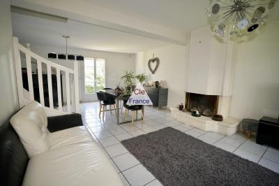 Beautiful Detached House East of Paris
