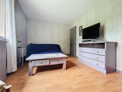Detached House with Large Parkland Garden