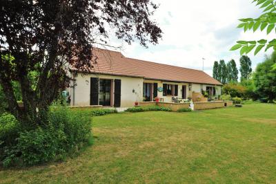 Detached House with Large Parkland Garden