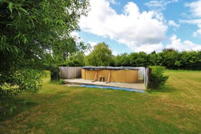 Detached House with Large Parkland Garden