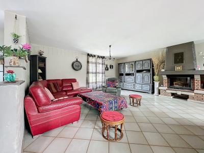 Detached House with Large Parkland Garden