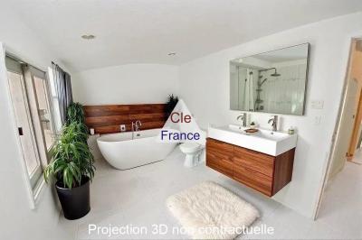 Detached House with Garden and Good Potential