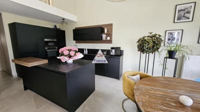 Superbe Duplex T4 Dernier Etage Avec Balcon Et 2 Garages A
