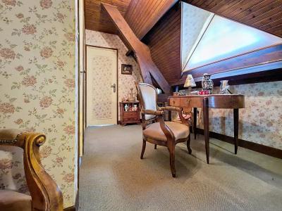 Elegant Detached House in Superb Location